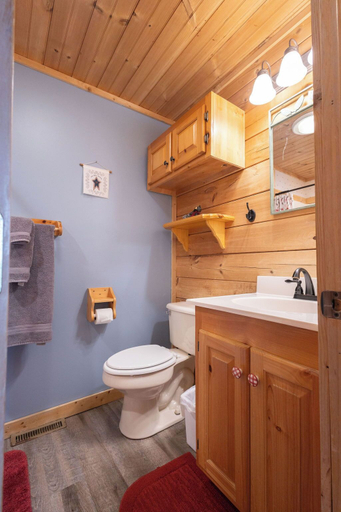 Bathroom 3, Waters Edge, Jefferson
