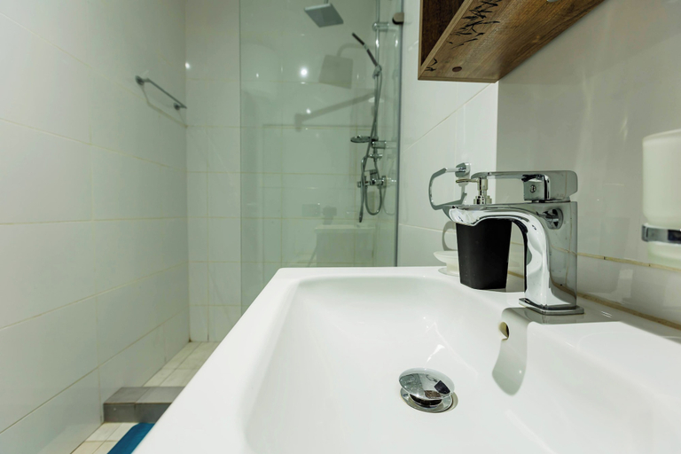 Bathroom 5, Accra Fine Suites-Henrietta's Residences, Accra