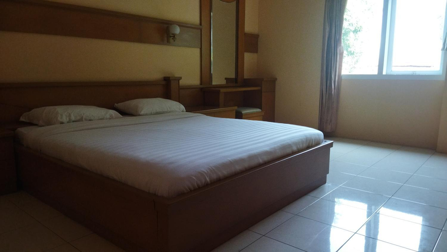 Bedroom 13