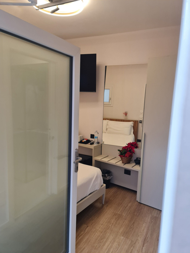 Bedroom 2, Hotel Miratorre, Pisa