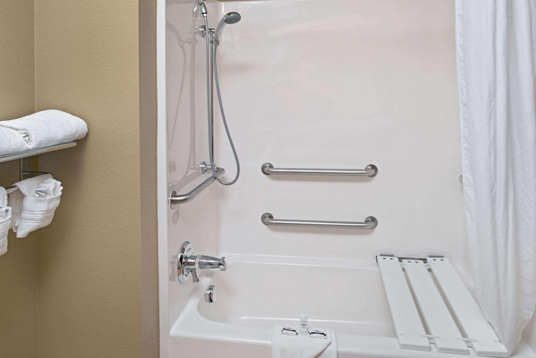 Bathroom 18
