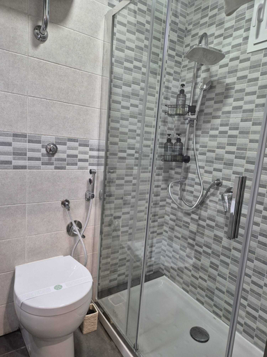 Bathroom 5, Clale Rooms, Napoli