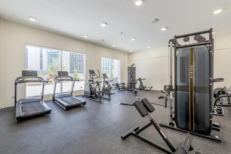 Others 4, Canal View I Spacious apt I High speed Wi-fi, Dubai