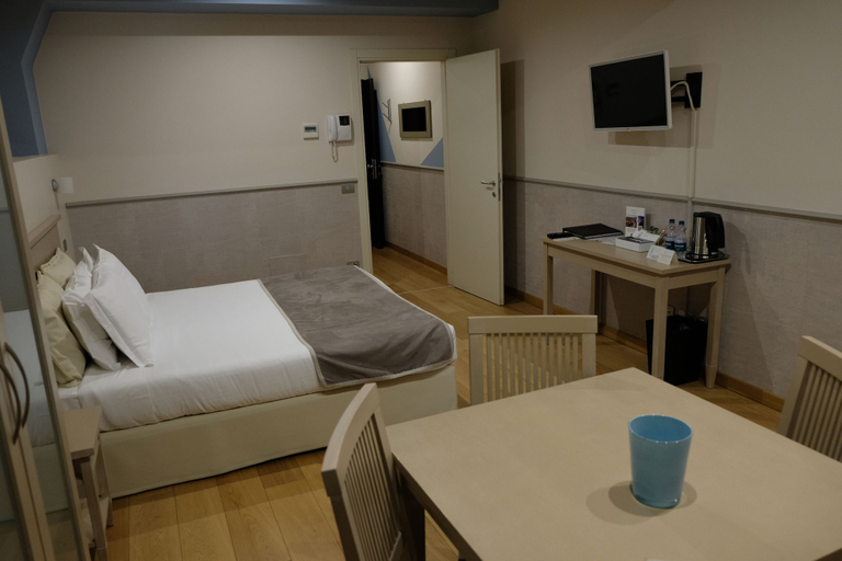 Dining Room 17