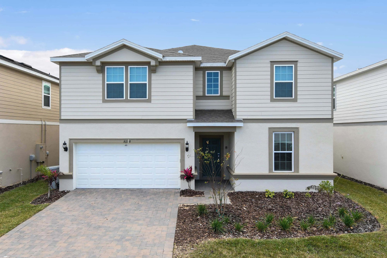 Exterior & Views 2, Luxurious Windsor Cay Retreat With Theater & Pool, Lake