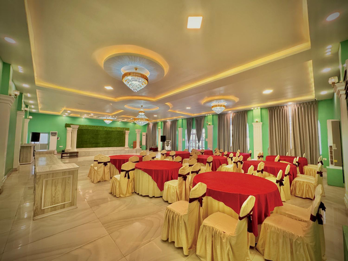 Food & Drinks 4, Royal Resort, itahari, Koshi