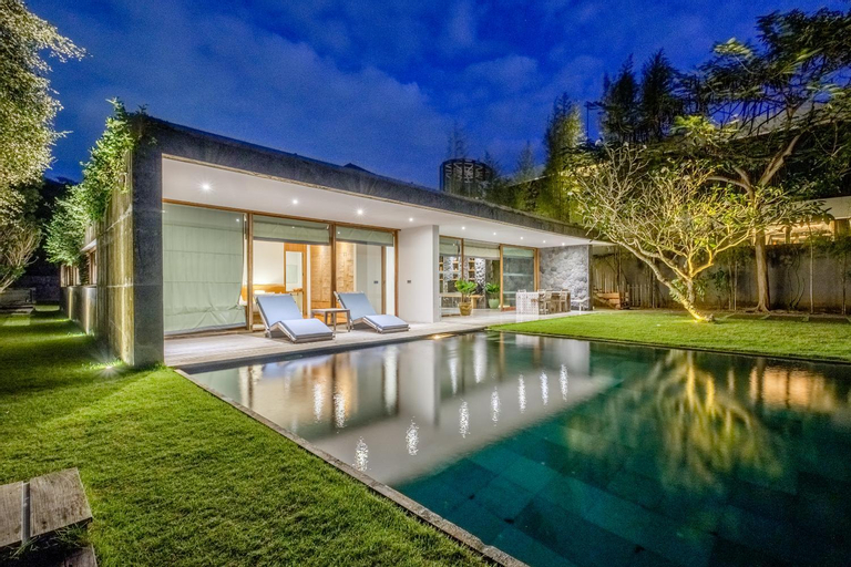 Swimming Pool 4