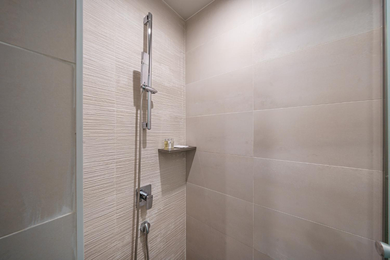 Bathroom 9
