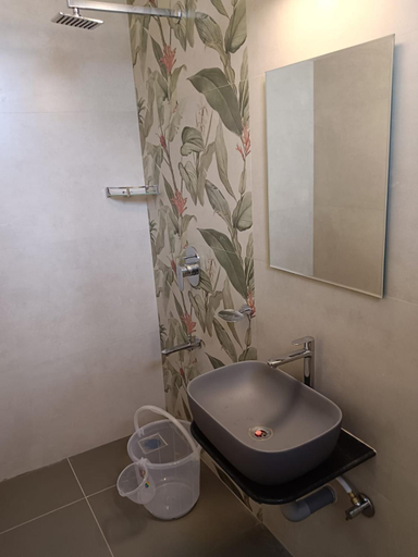 Bathroom 4, Krishna Inn , Bangalore