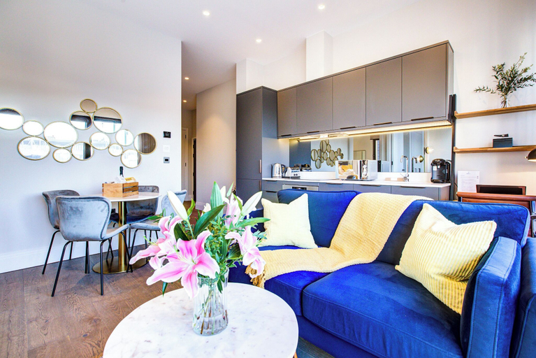 Others 4, Hybrid Resi - Canary Wharf, London