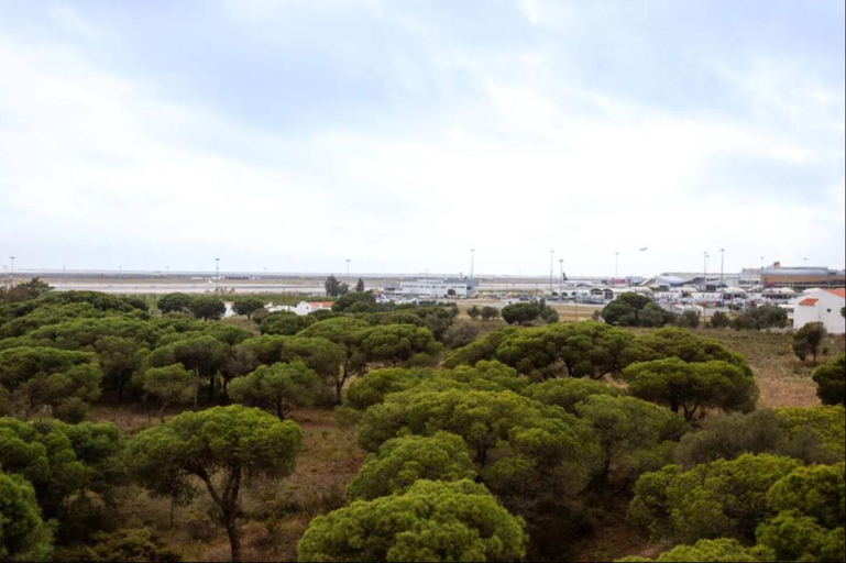 Others 2, Blife RYA private rooms - Airport stay, Faro