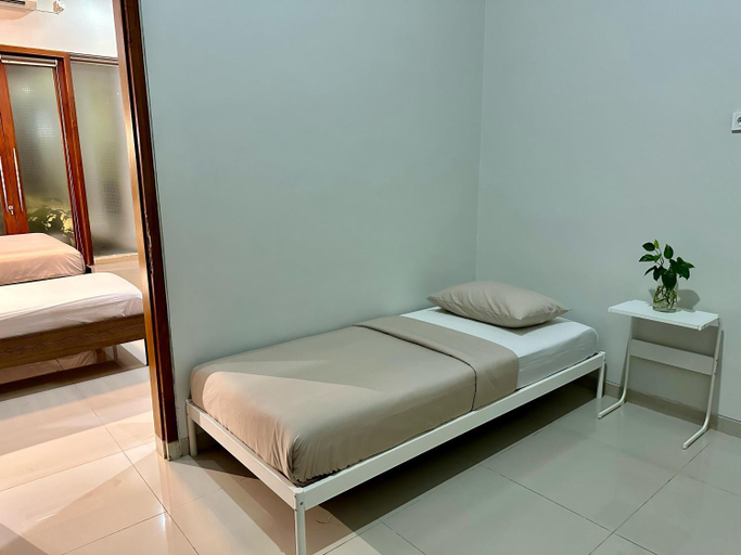 Bedroom 13