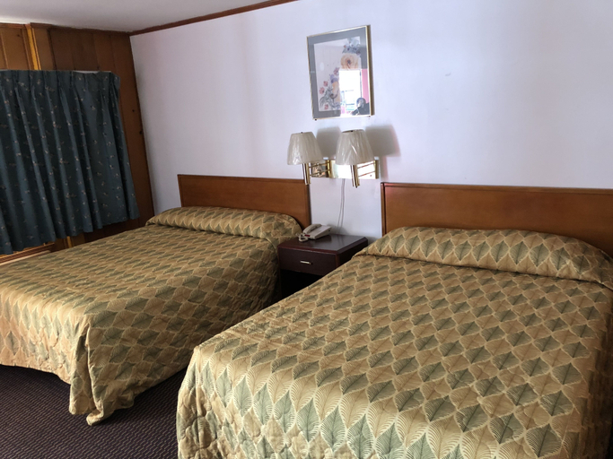 Bedroom 4, Sun N Snow Hotel, Wexford