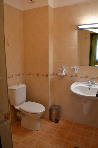Bathroom 5, Hotel Perla, Gorna Orhyahovitsa