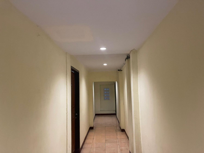 Public Area 2, RedDoorz near Manado Town Square, Manado