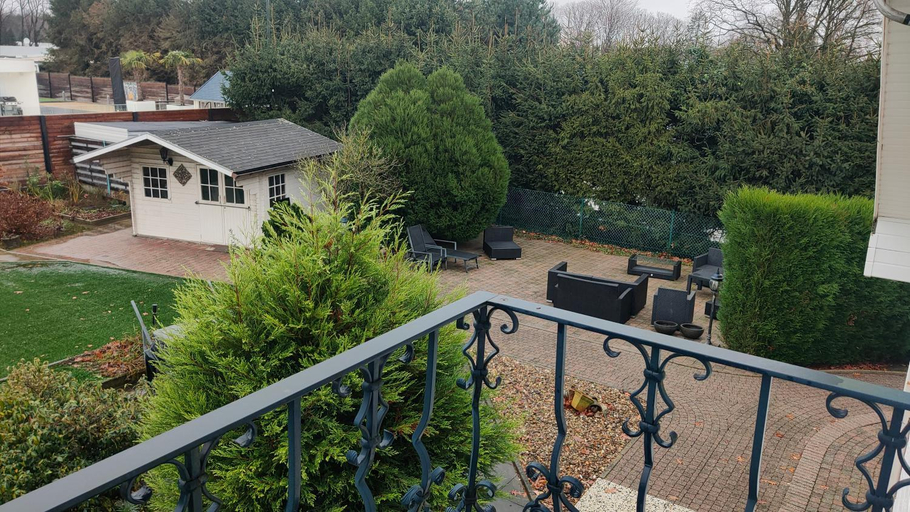 Others 5, Villa kleinwellness, Limburg
