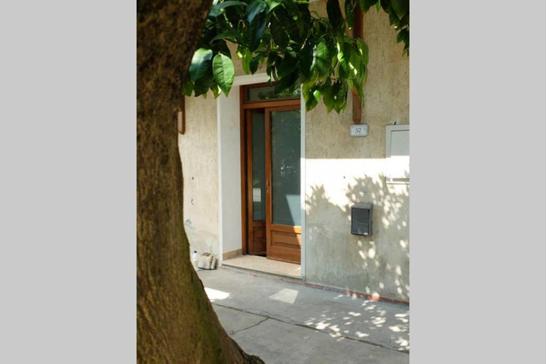 La casina di Bruna, Lucca