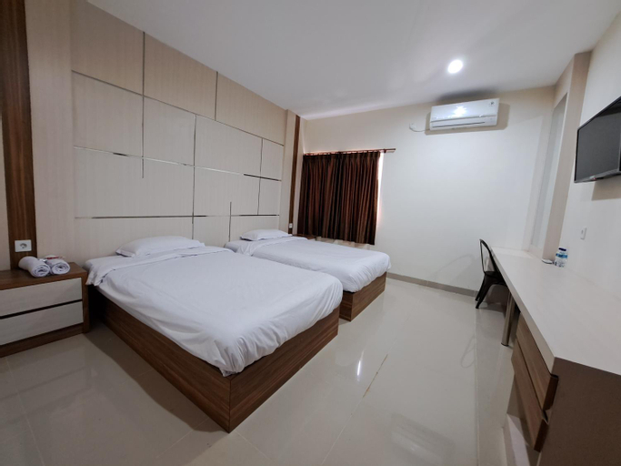 Bedroom 13
