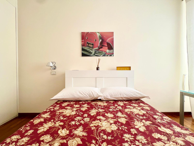 Others 5, Stylish room in milano, Milano