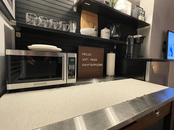 Others 4, Lovely Spacious Guesthouse in Mills 50 District, Orange
