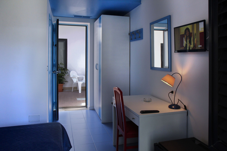 Bedroom 5, Hotel B&B Marina, Salerno