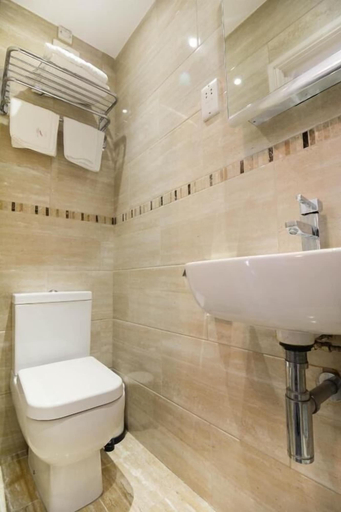 Bathroom 3, Clifton Villa Hotel, Sefton