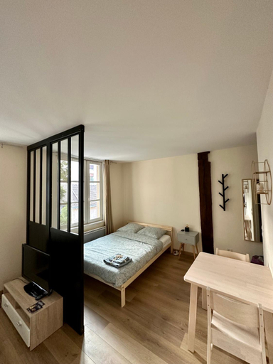 Bedroom 2, Appartement bords de l’Eure charmant studio, Eure-et-Loir