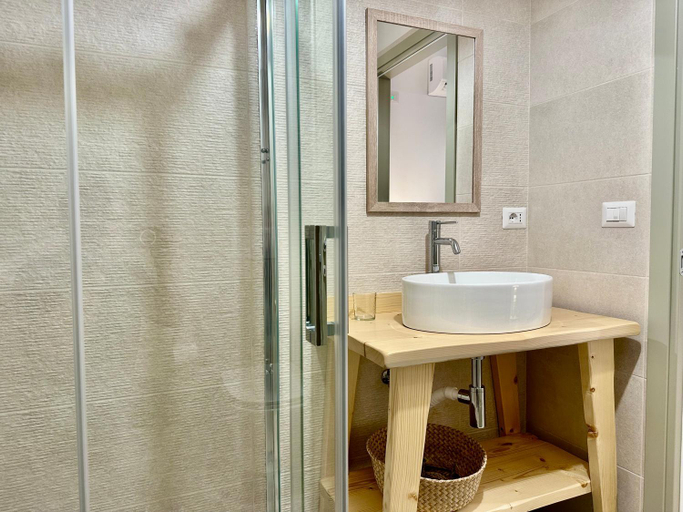 Bathroom 3, Agriturismo Biorussi, Foggia
