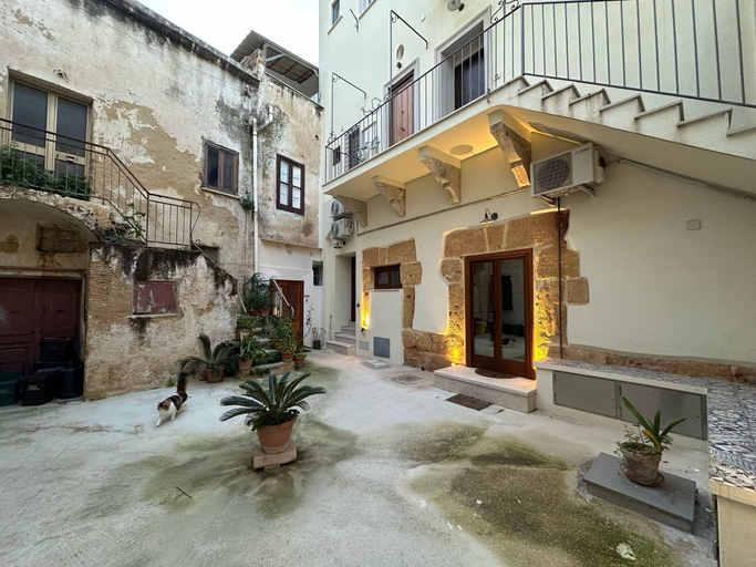 Exterior & Views, Theater Luxury Apartment, Trapani