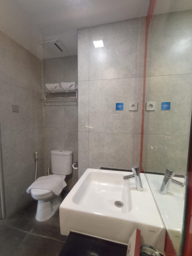 Bathroom 7