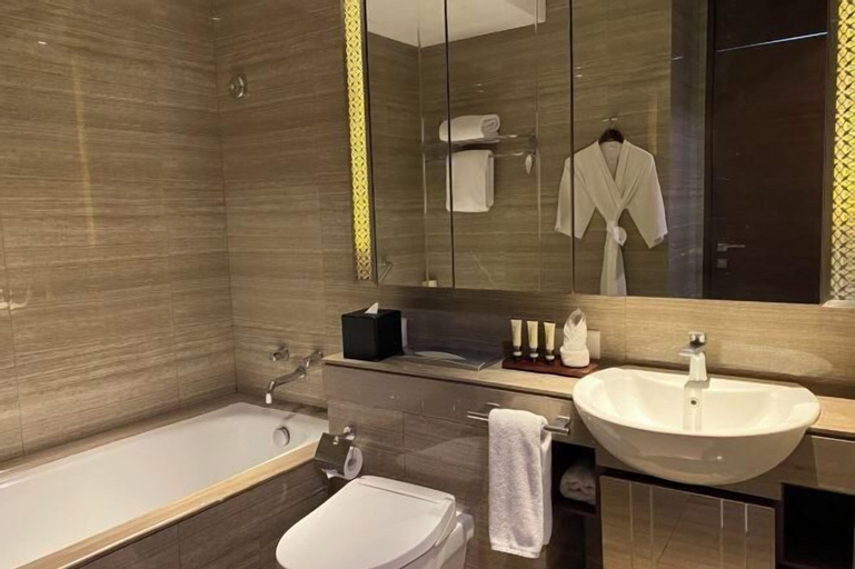 Bathroom 13