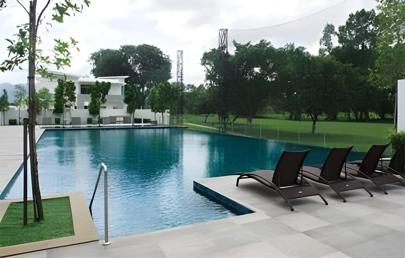 Sport & Beauty, SIGC Minimalist gated 3 bedroom townhouse w pool, Seremban