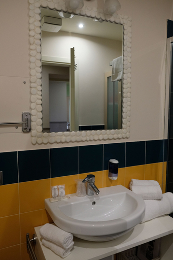 Bathroom 7