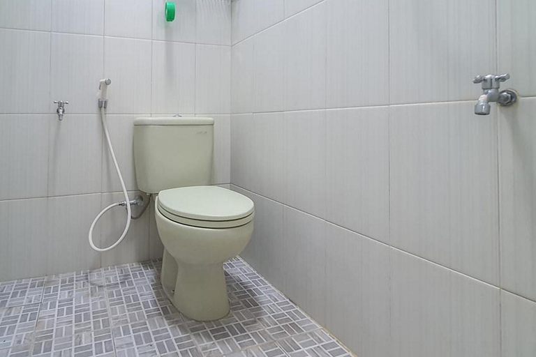 Bathroom 14