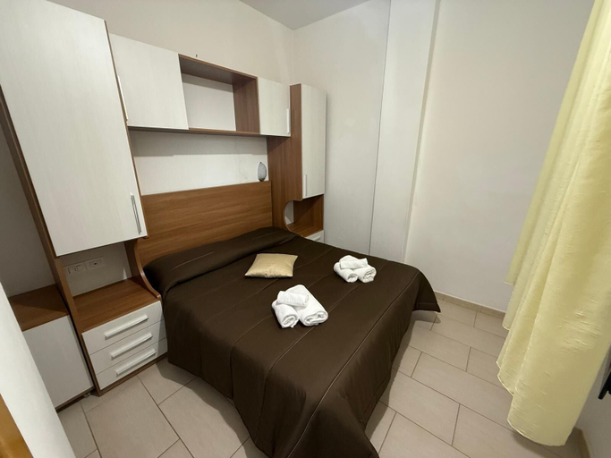 Bedroom 4, BLURELDA, Teramo