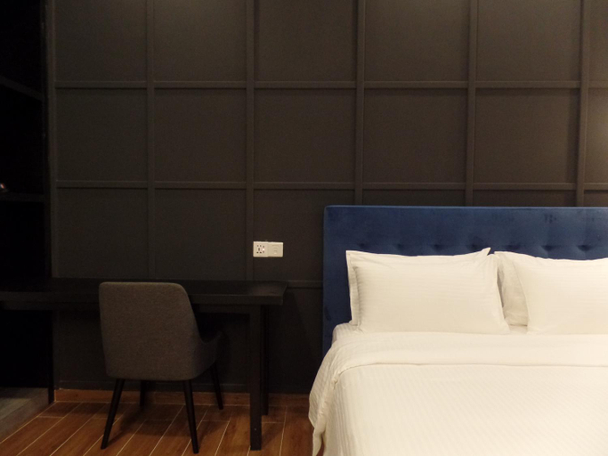Bedroom 2, Seristine Suite @ The Skyline , Phnom Penh