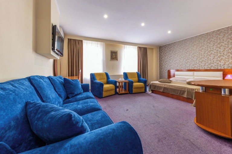 Others 4, Hotel Amphitryon Premium, Municipiul Bucuresti