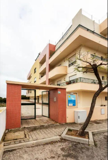 Others 5, Blife RYA private rooms - Airport stay, Faro