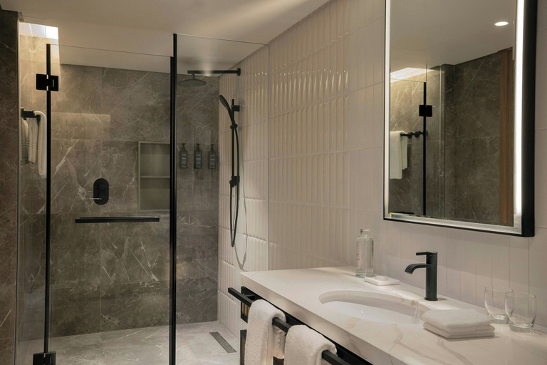 Bathroom 14