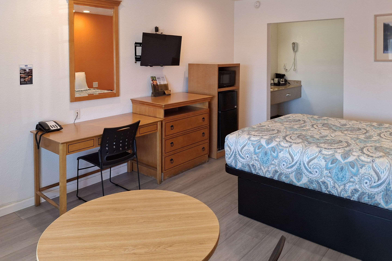 Bedroom 16