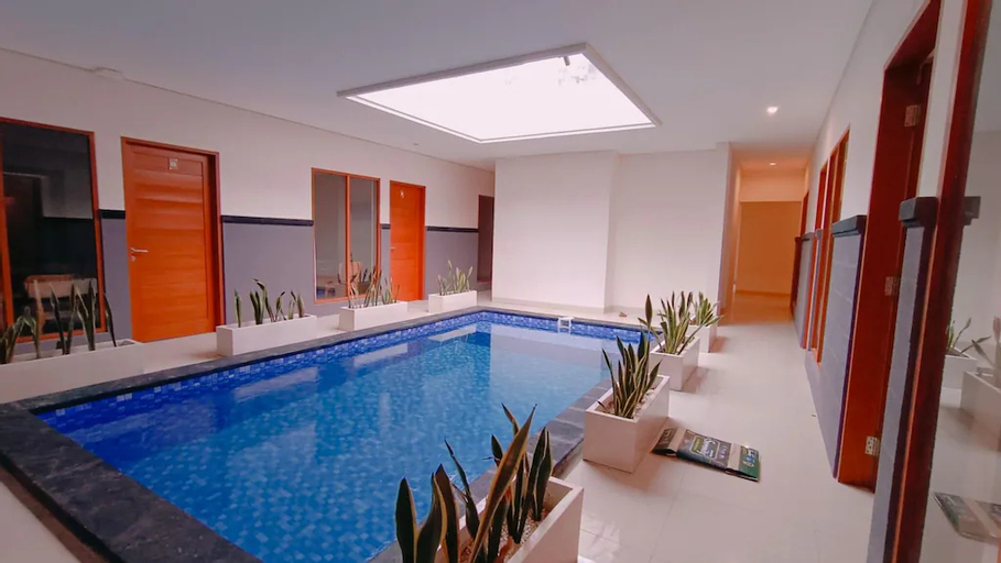 Deva Guest House - Kerobokan, Bali