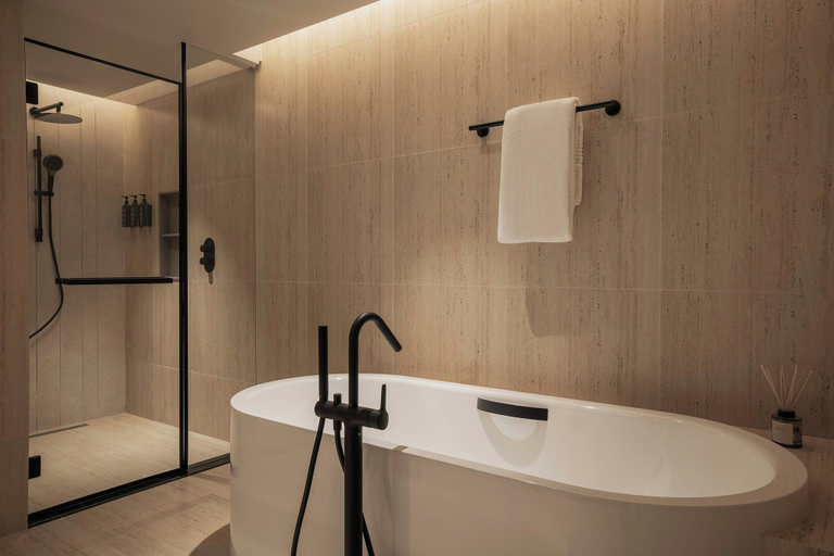 Bathroom 5, Sheraton Bahrain Hotel, Manama