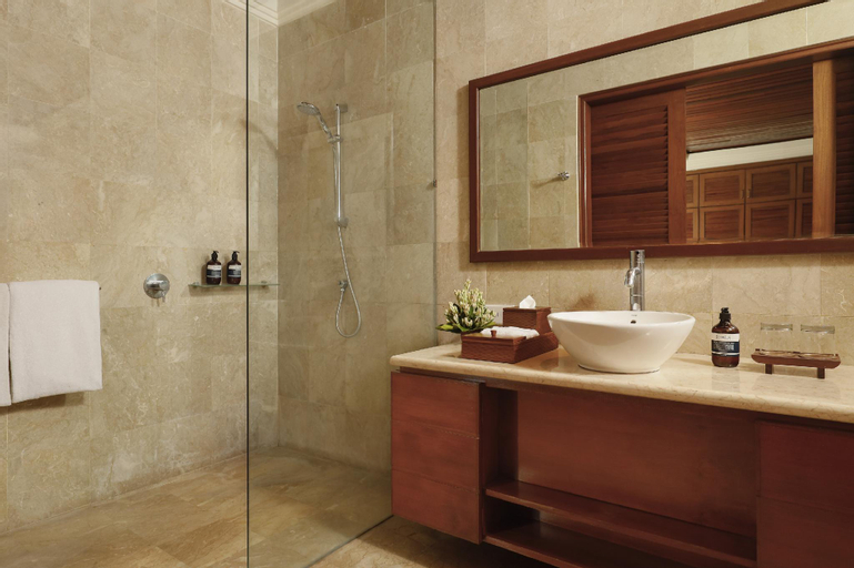 Bathroom 15