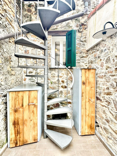 Others 5, Hostdomus - Le Vigne sul Mare, Savona