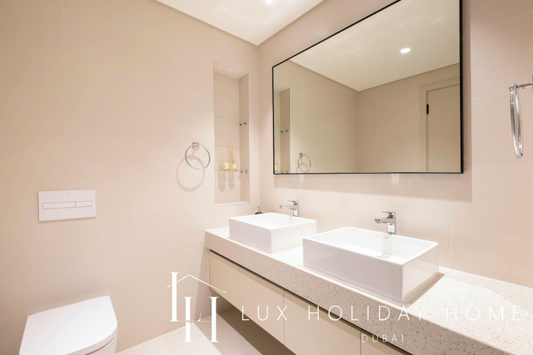 Bathroom, LUX The Marina Vista Beachfront Suite 2, Dubai