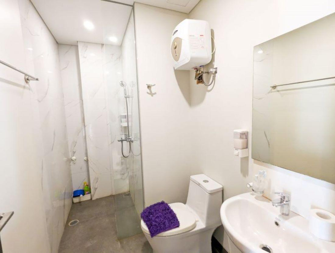 Bathroom 5, Lovina 5-AA at One Residence, Batam