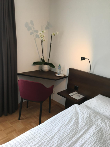 Bedroom 2, Gasthaus zum Bahnhof, Weinfelden