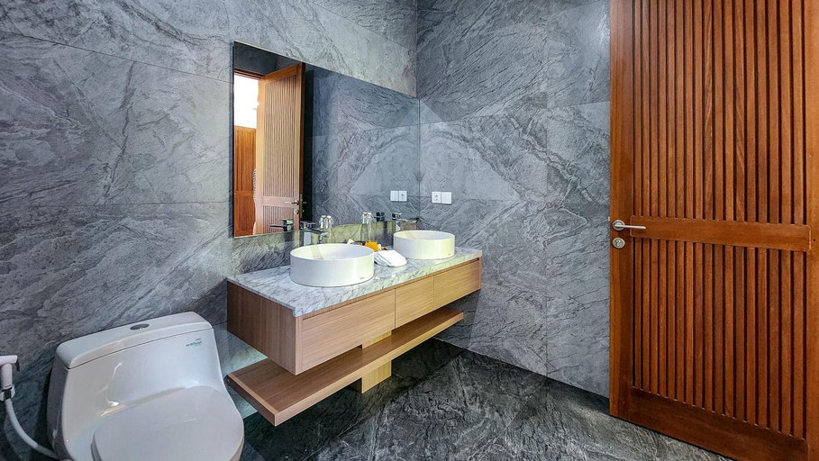 Bathroom 4, Casa De Gracia Sanur Beach by Nagisa Bali, Denpasar