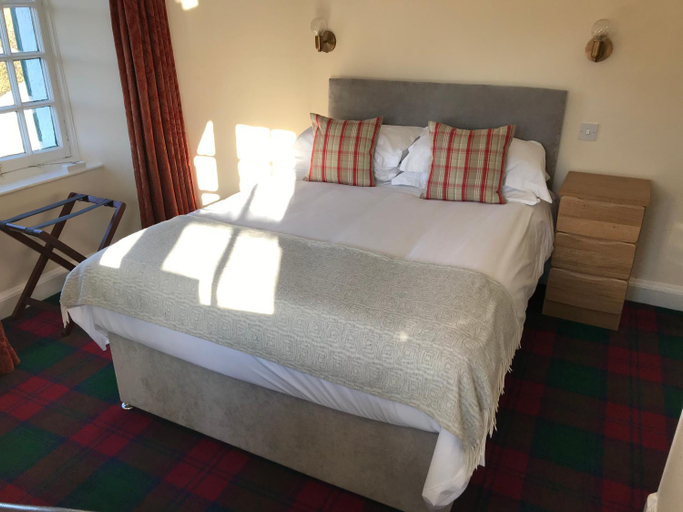 Bedroom, Highlander Inn, Moray