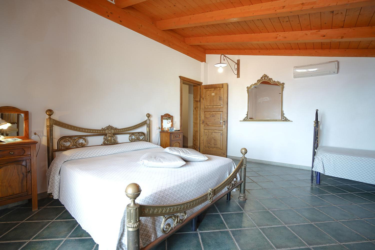 Bedroom 2, Costa Azzurra, Vibo Valentia